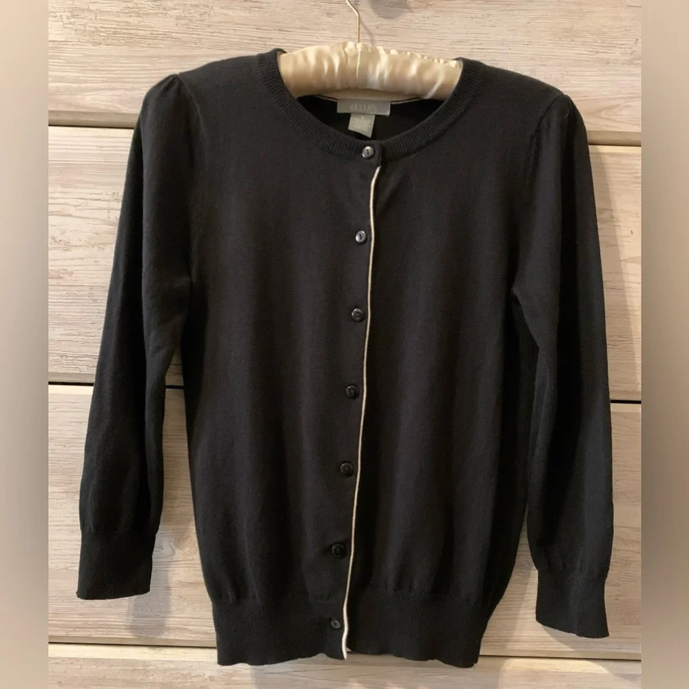 Delia’s Black Sweater - Picture 1 of 3